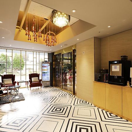 El Tower Hotel Кунсан Экстерьер фото