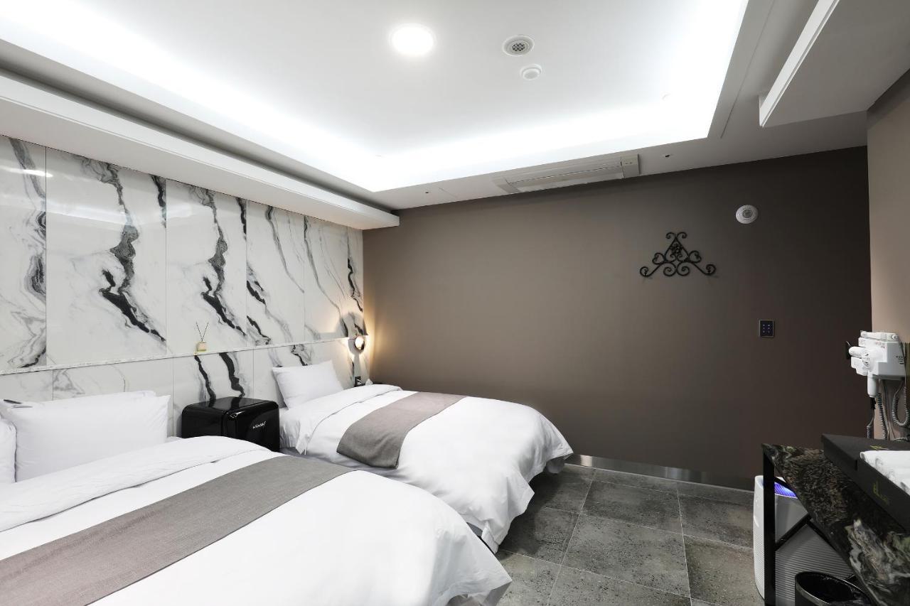 El Tower Hotel Кунсан Экстерьер фото
