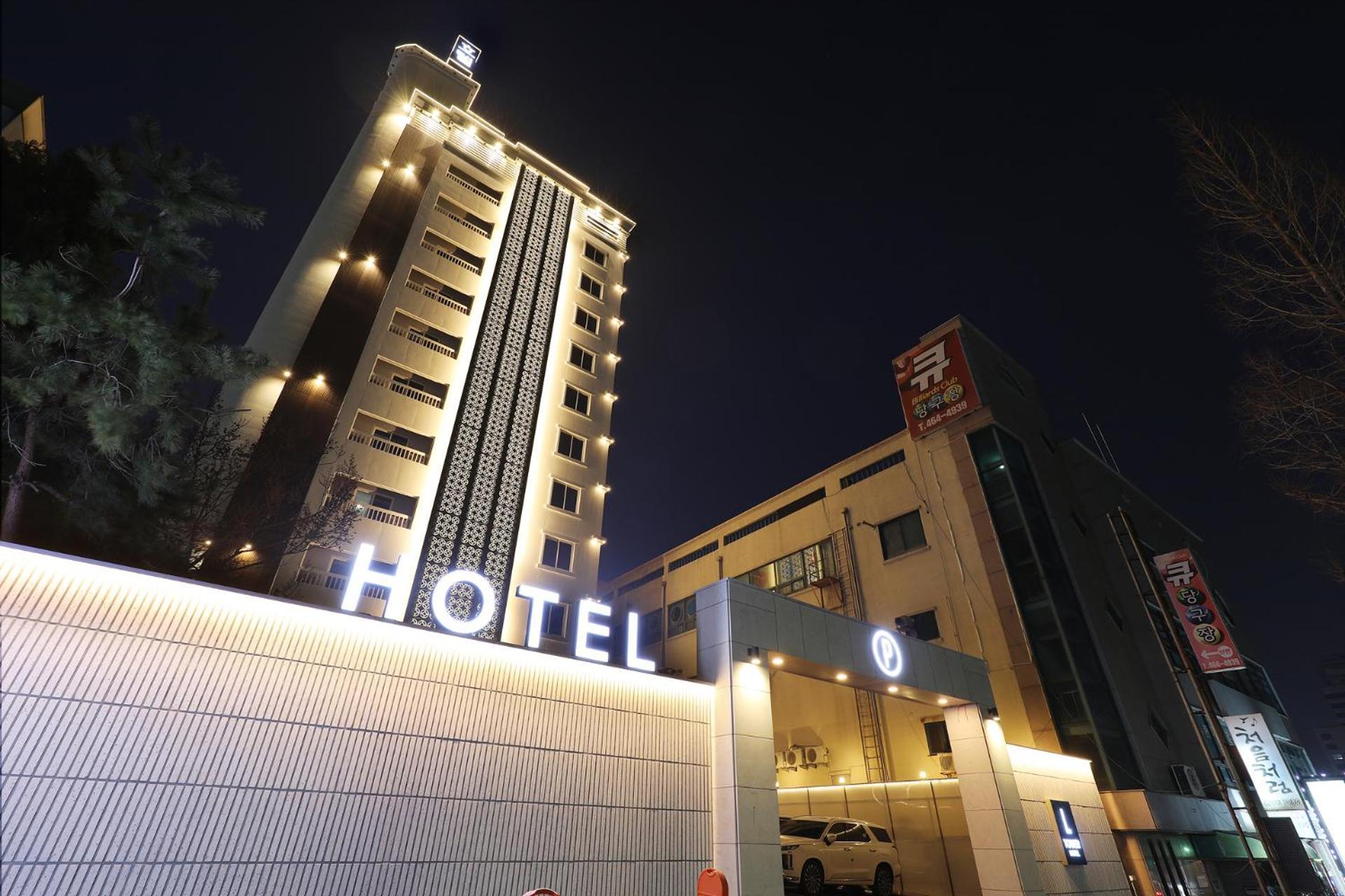El Tower Hotel Кунсан Экстерьер фото
